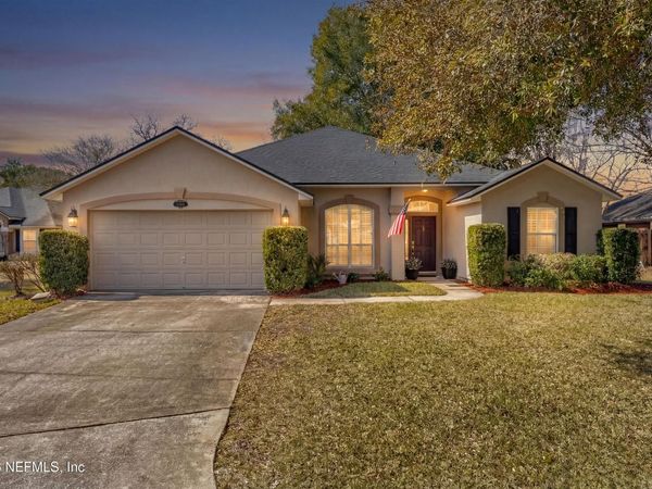 12104 LAKE FERN Drive, Jacksonville, FL 32258