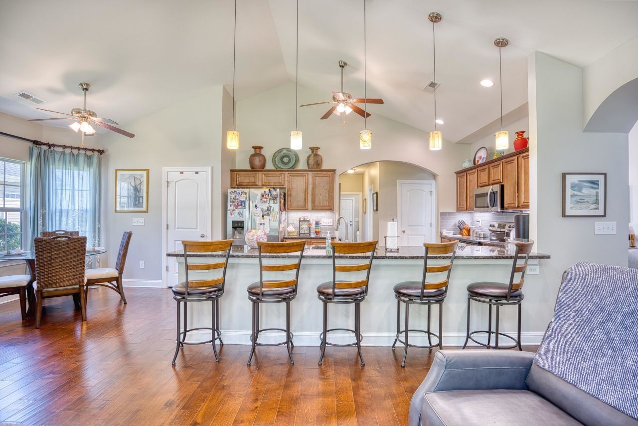 141 Camrose Way Photo 11