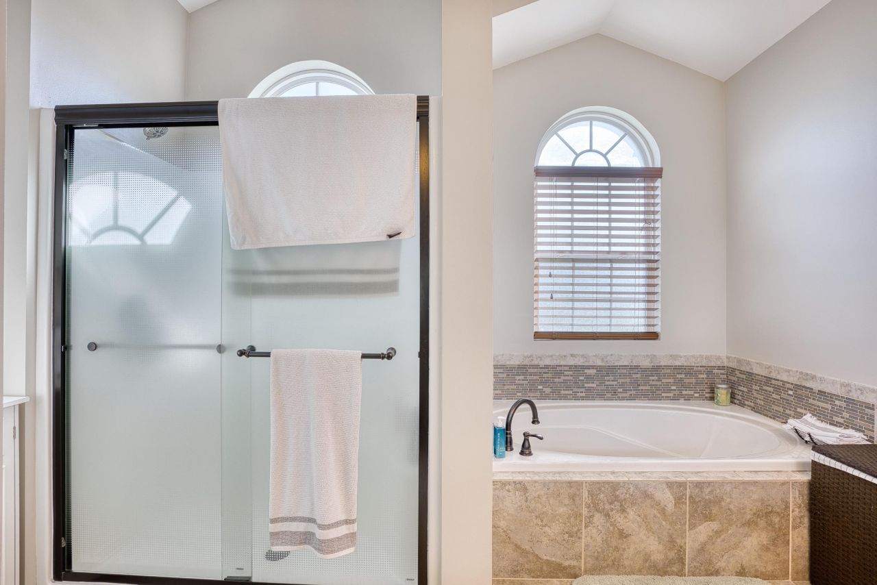 141 Camrose Way Photo 23