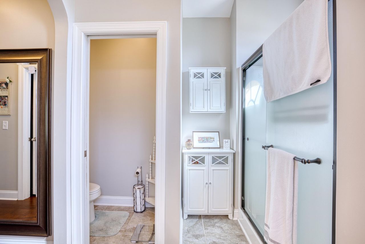 141 Camrose Way Photo 24