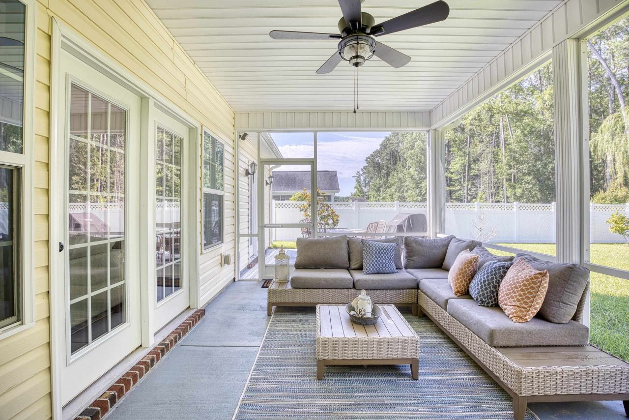 141 Camrose Way Photo 25