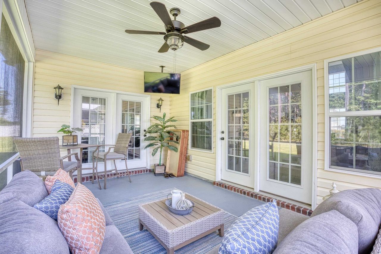 141 Camrose Way Photo 26