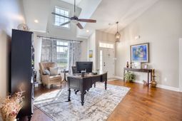 141 Camrose Way photo 4