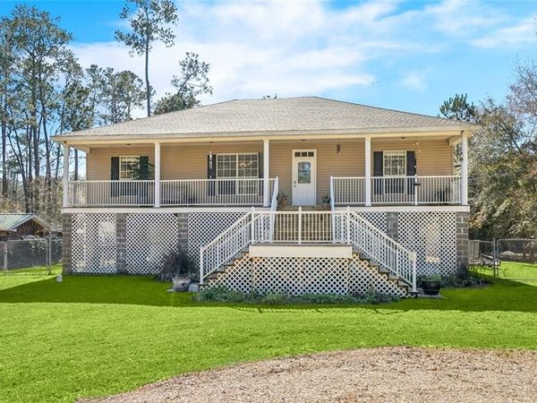 28584 LAKE Drive, Lacombe, LA 70445