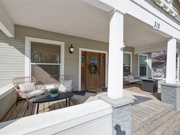 318 W Willingham Street, Cleburne, TX 76033