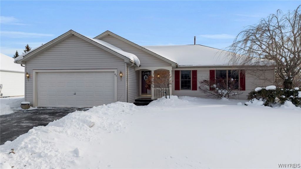 45 Woodgate Drive, Lancaster, NY 14086 Main Photo