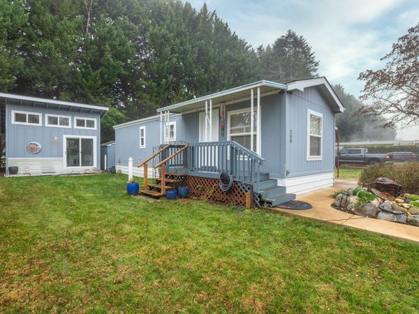 208 Chestnut Lane, Grants Pass, OR 97526