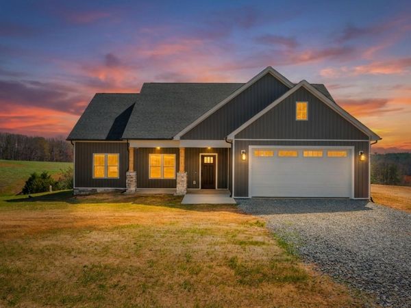 10578 Leesville RD , Lynch Station, VA 24571