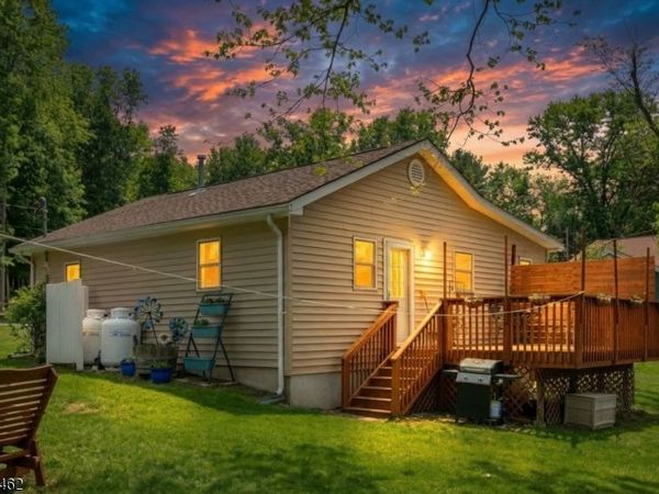 913 Oriole Trl, Stillwater, NJ 07860