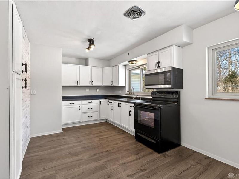 4477 E Centerville Road, Sugarcreek Township, OH 45370 Photo 10