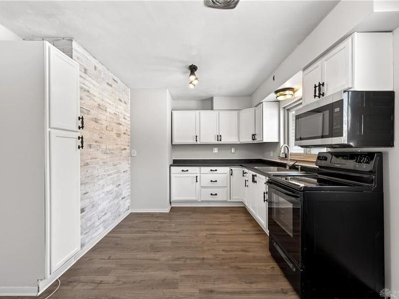 4477 E Centerville Road, Sugarcreek Township, OH 45370 Photo 11