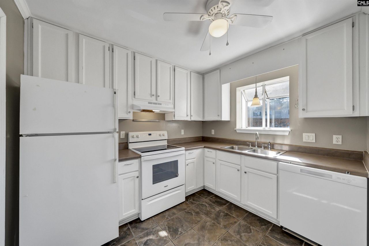 940 Glenn Street  Photo 12