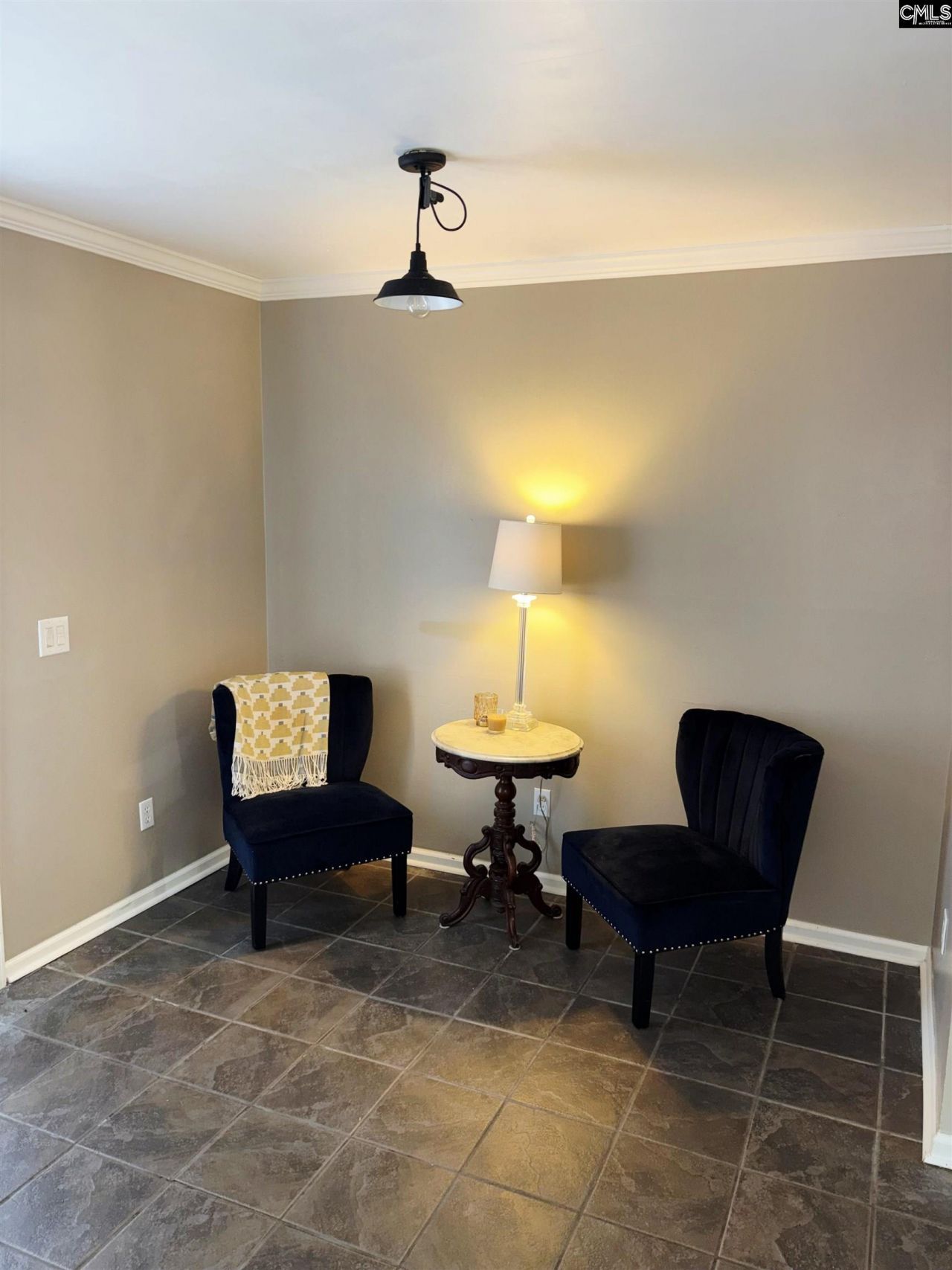 940 Glenn Street Photo 13