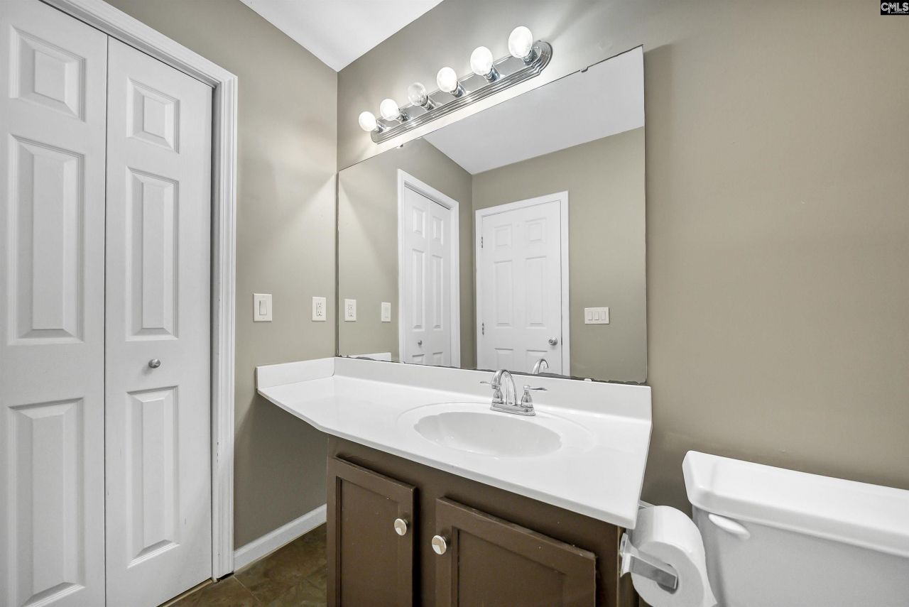 940 Glenn Street Photo 24