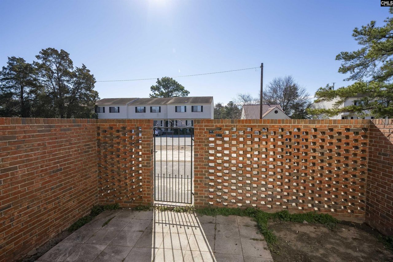 940 Glenn Street  Photo 25