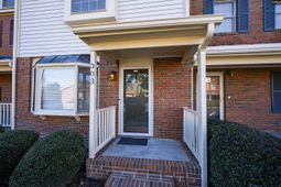 940 Glenn Street photo 4