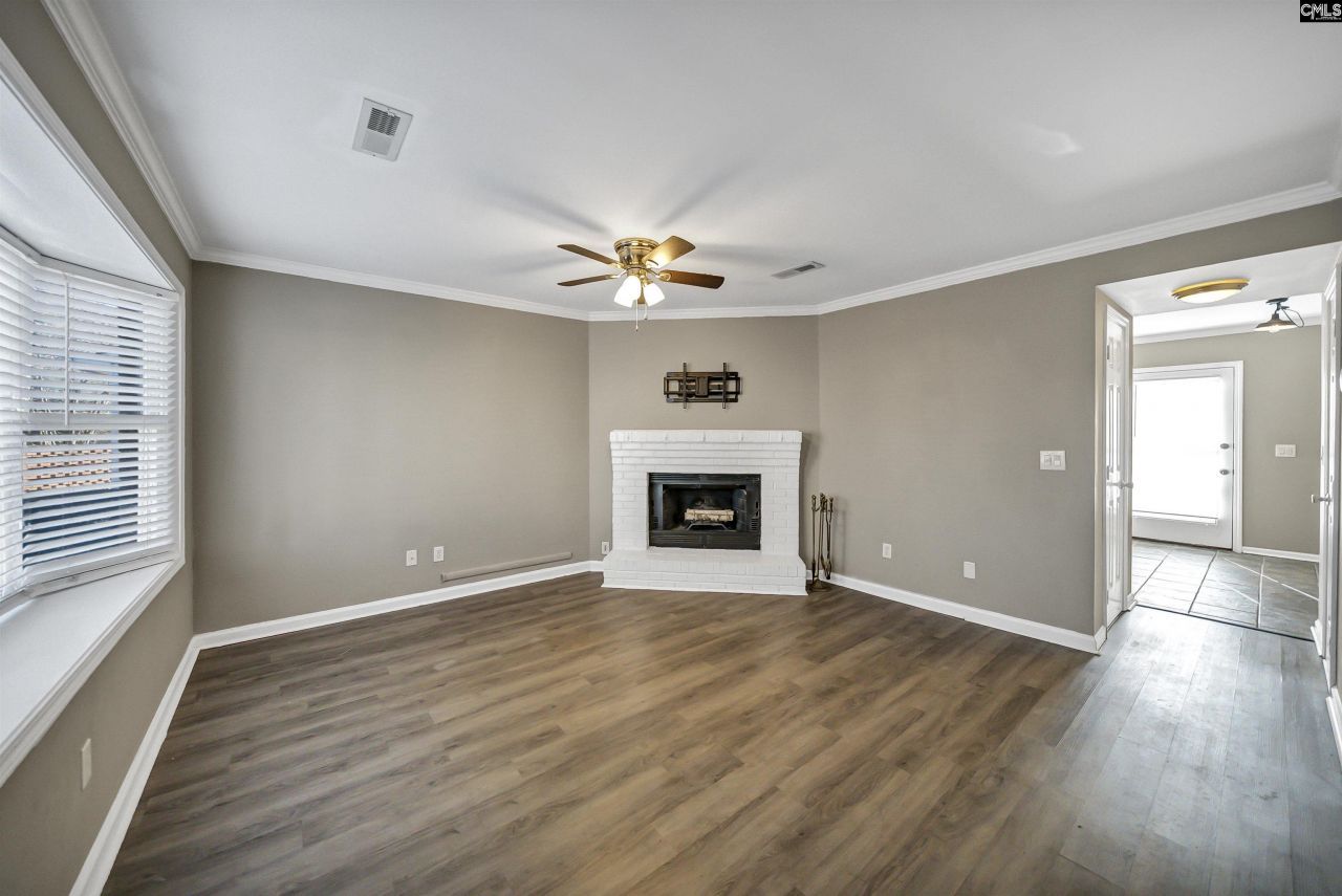 940 Glenn Street  Photo 4