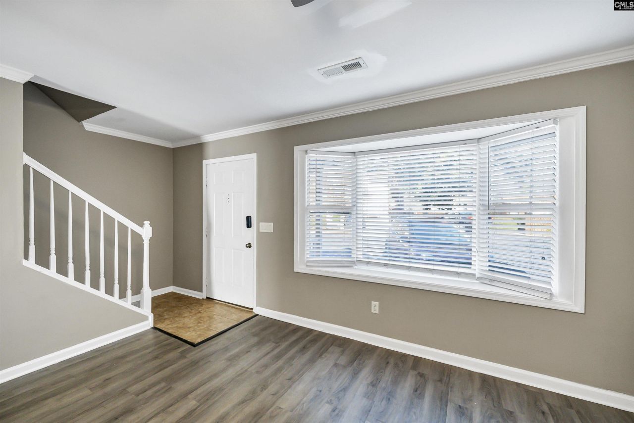 940 Glenn Street  Photo 6