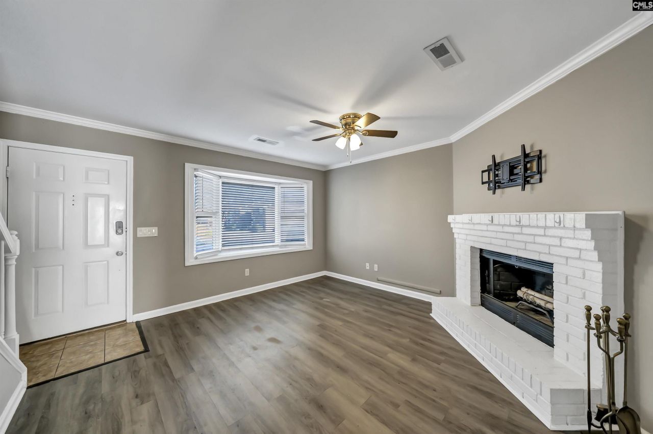 940 Glenn Street  Photo 7