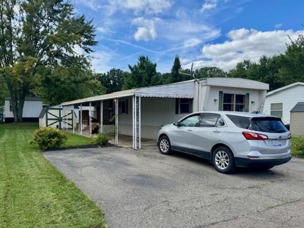 210 Sugarbush Lane, Van Buren Twp, MI 48111