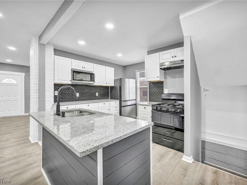 3560 W 66th Street, Cleveland, OH 44144 Photo 14