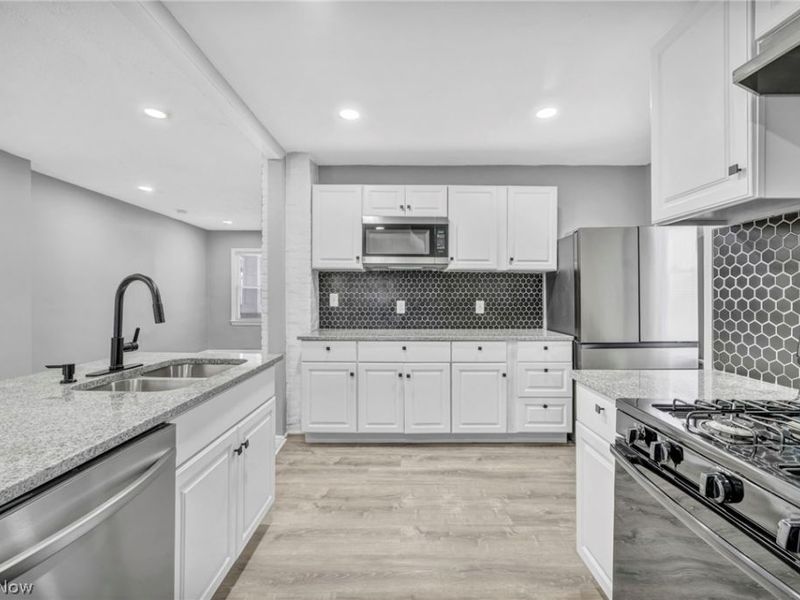 3560 W 66th Street, Cleveland, OH 44144 Photo 16