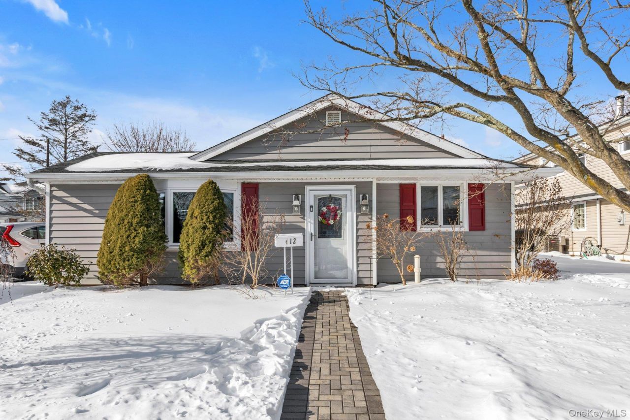 412 Wellington Road, East Meadow, NY 11554 Main Photo