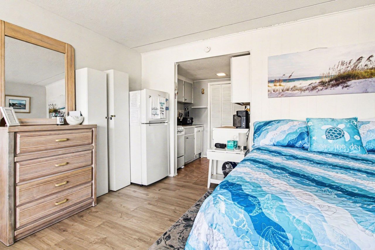 2204 Perrin Dr. Photo 11