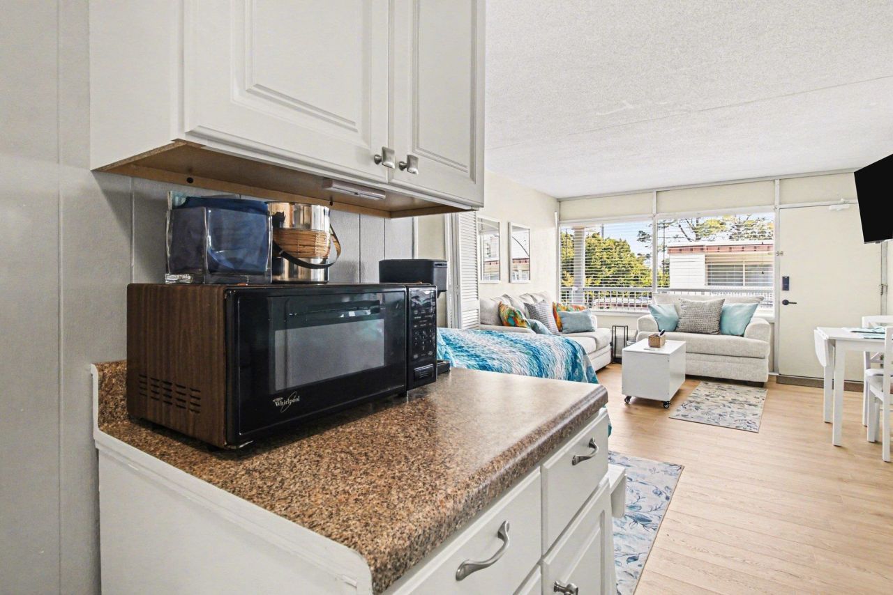 2204 Perrin Dr. Photo 13