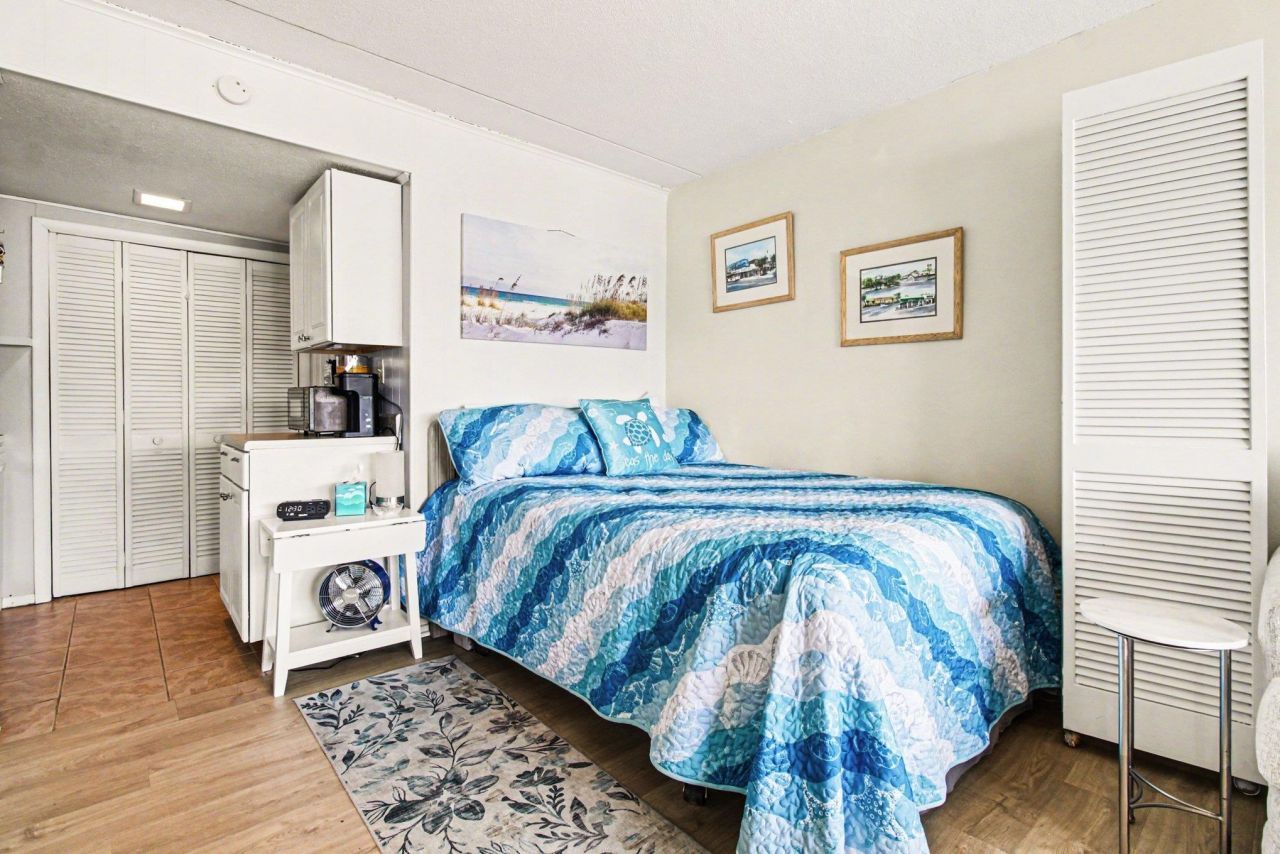 2204 Perrin Dr. Photo 17