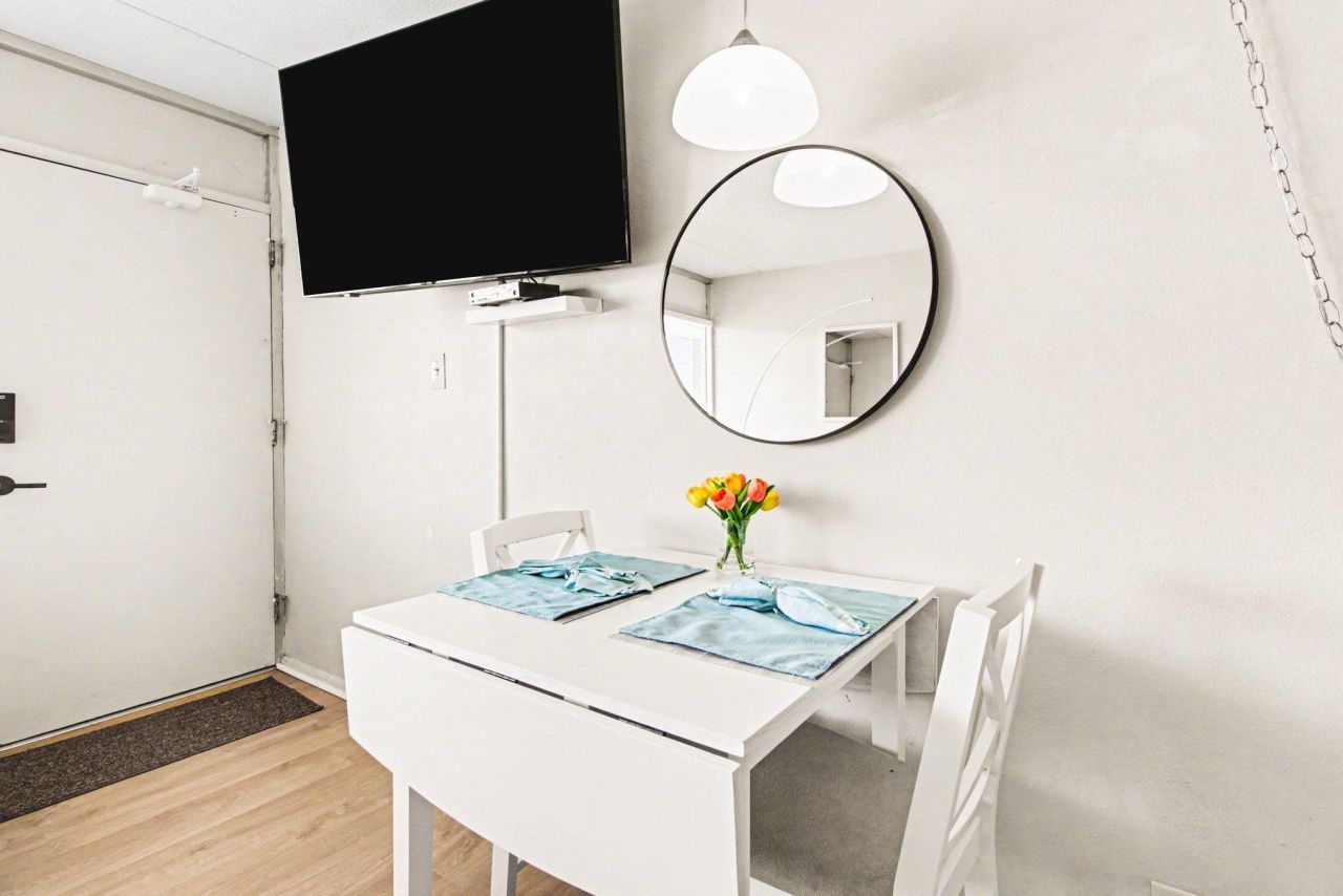 2204 Perrin Dr. Photo 18