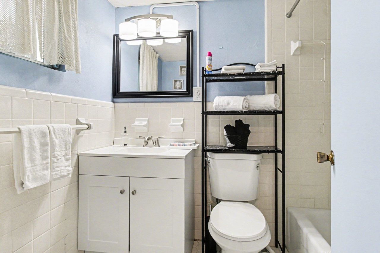 2204 Perrin Dr. Photo 19