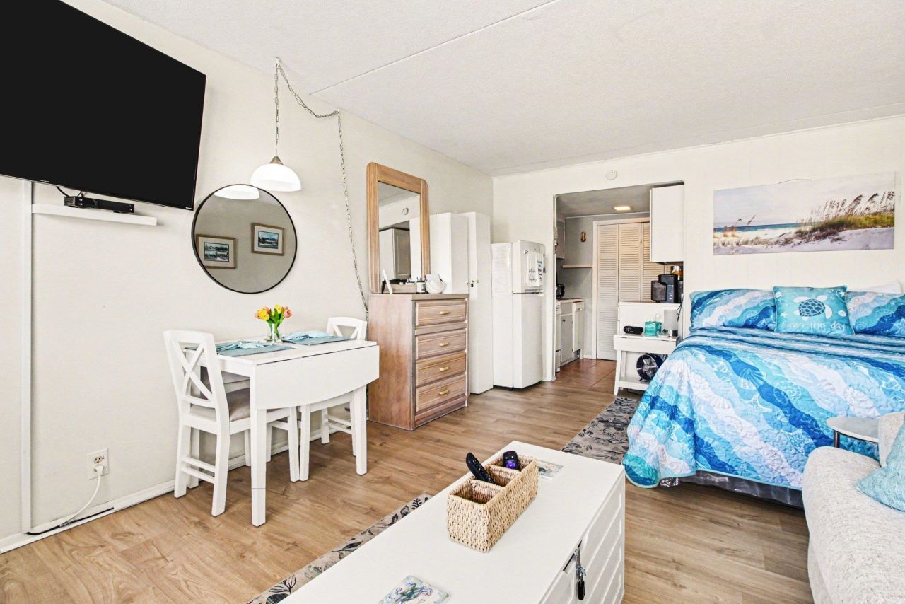 2204 Perrin Dr. Photo 6