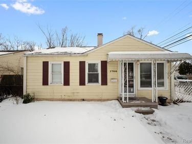 1706 E Pearl Avenue, Hazel Park, MI 48030