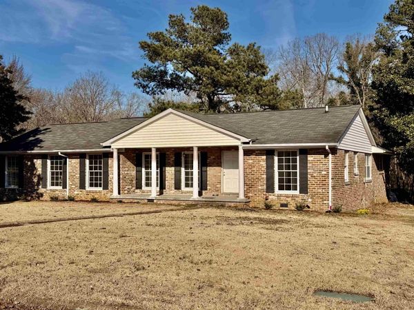 214 Roxie Dr, Florence, AL