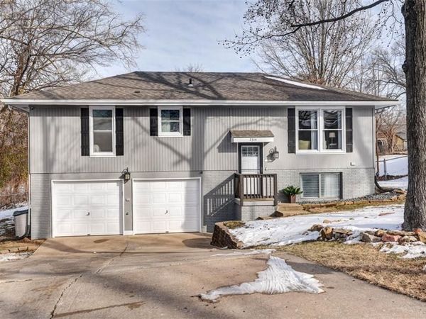 7314 NW 73rd Terrace, Kansas City, MO 64152