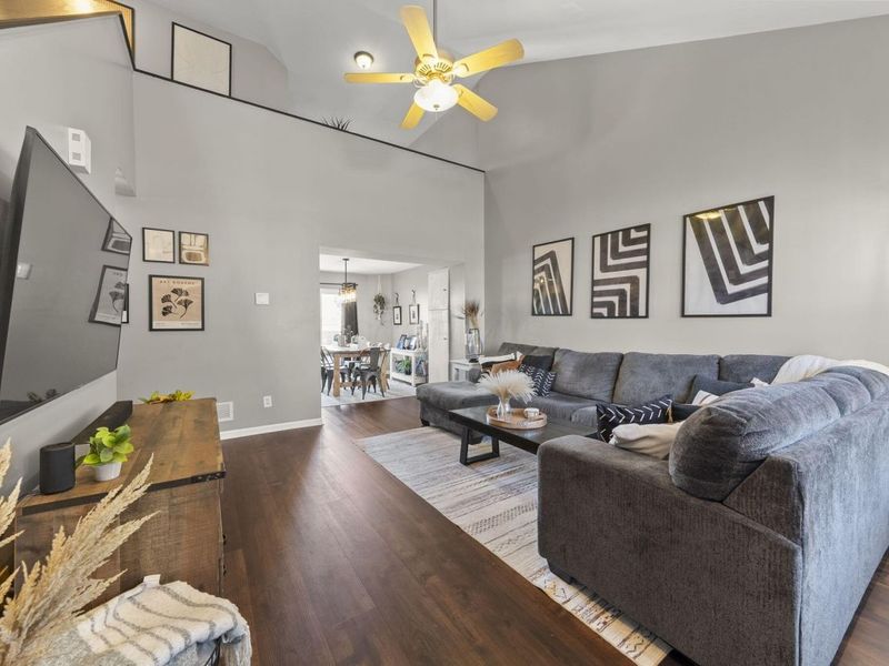 201 Fox Hall Drive, Pataskala, OH 43062 Photo 5