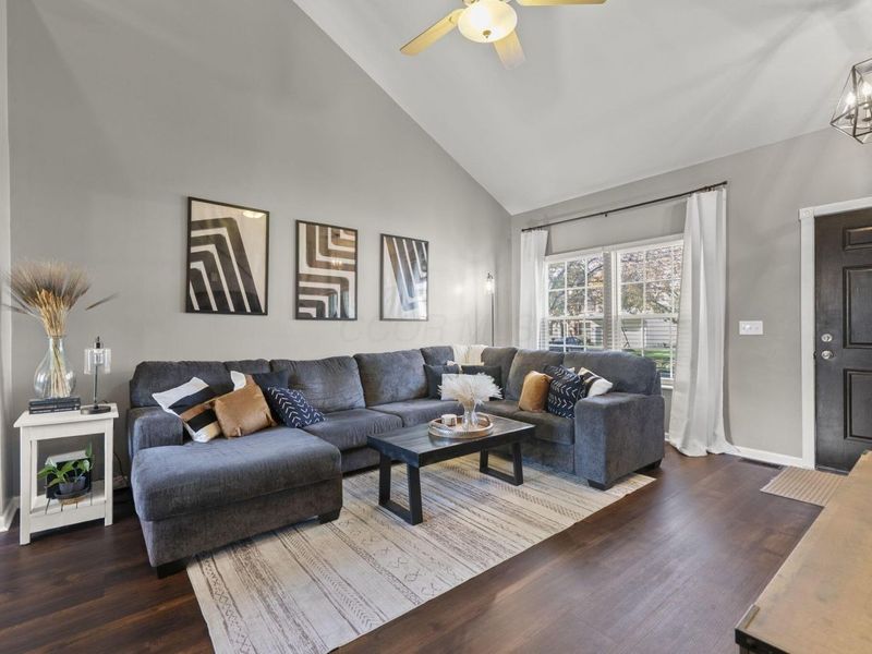 201 Fox Hall Drive, Pataskala, OH 43062 Photo 6