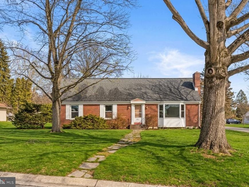 1601 Woodcrest Road, Harrisburg, PA 17112 Main Photo