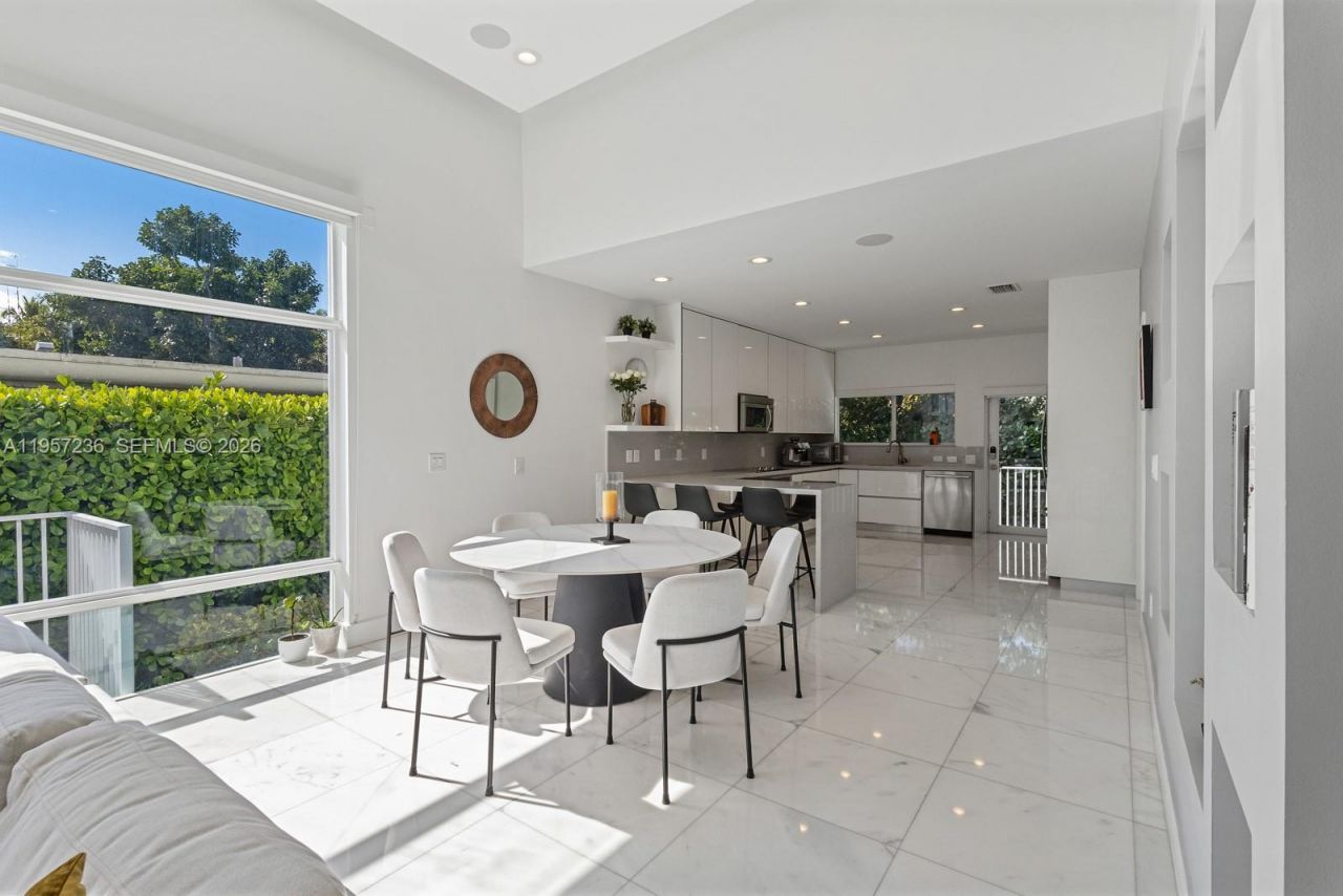 400 90th St, Surfside, FL 33154 Photo