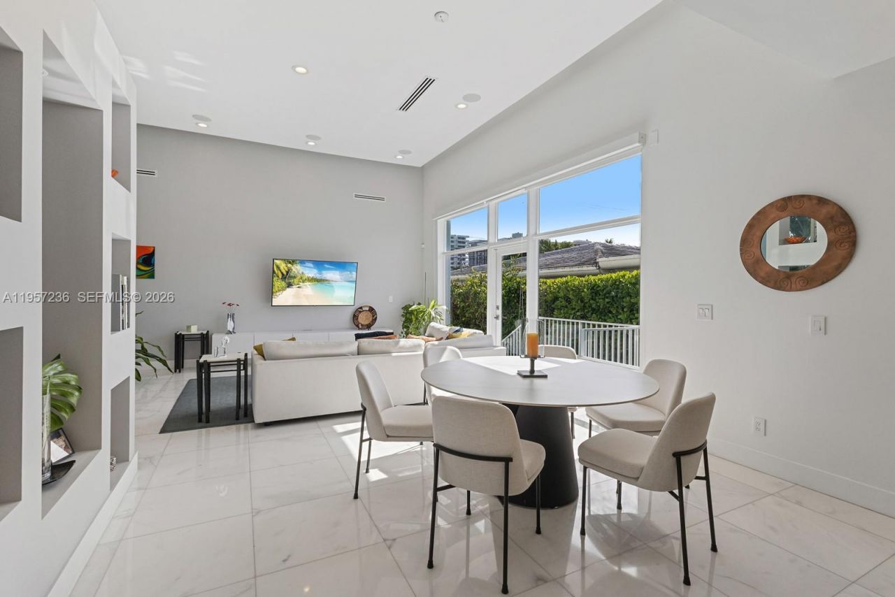 400 90th St, Surfside, FL 33154 Photo