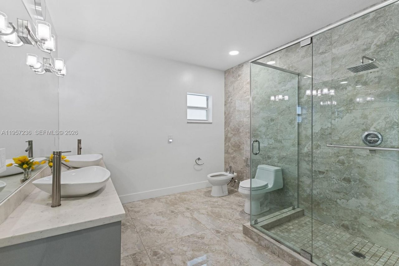 400 90th St, Surfside, FL 33154 Photo