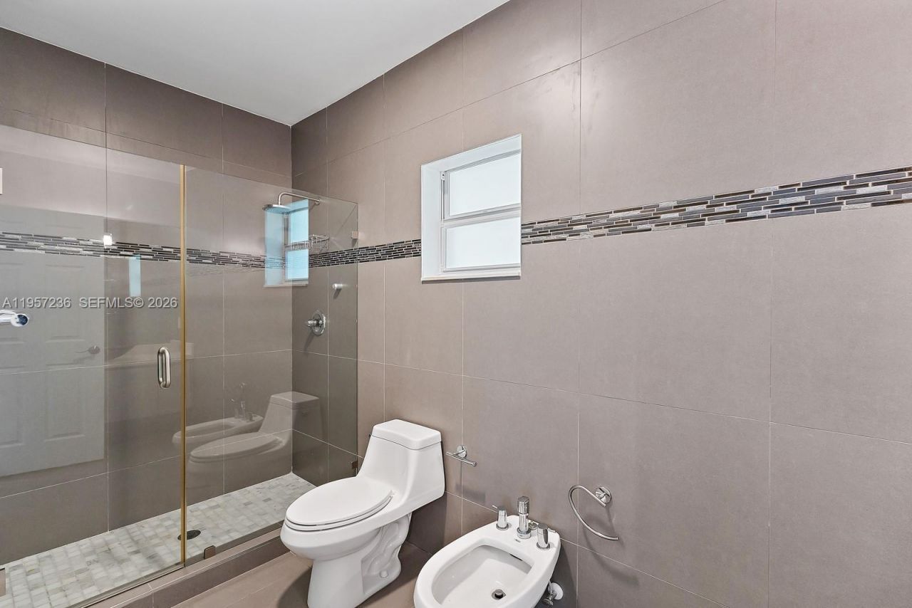 400 90th St, Surfside, FL 33154 Photo