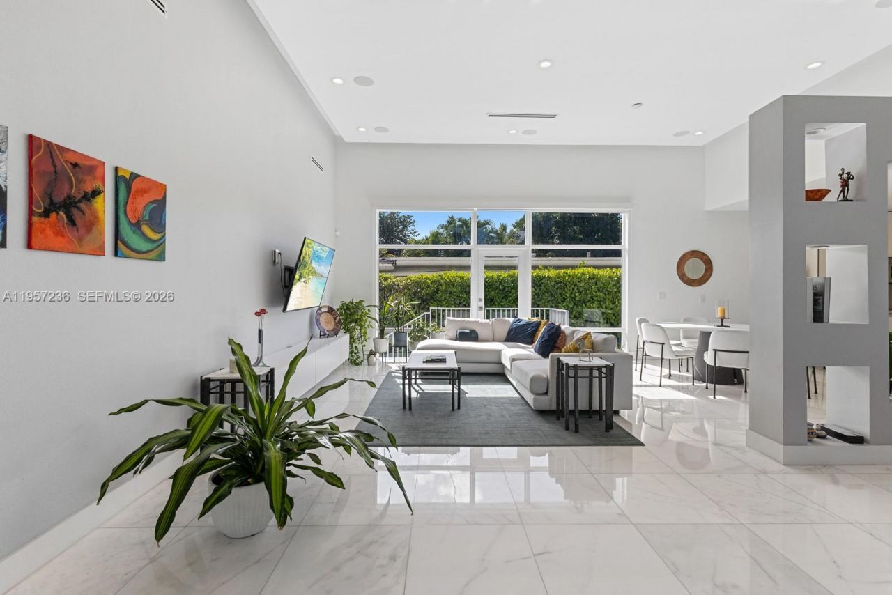 400 90th St, Surfside, FL 33154 Photo