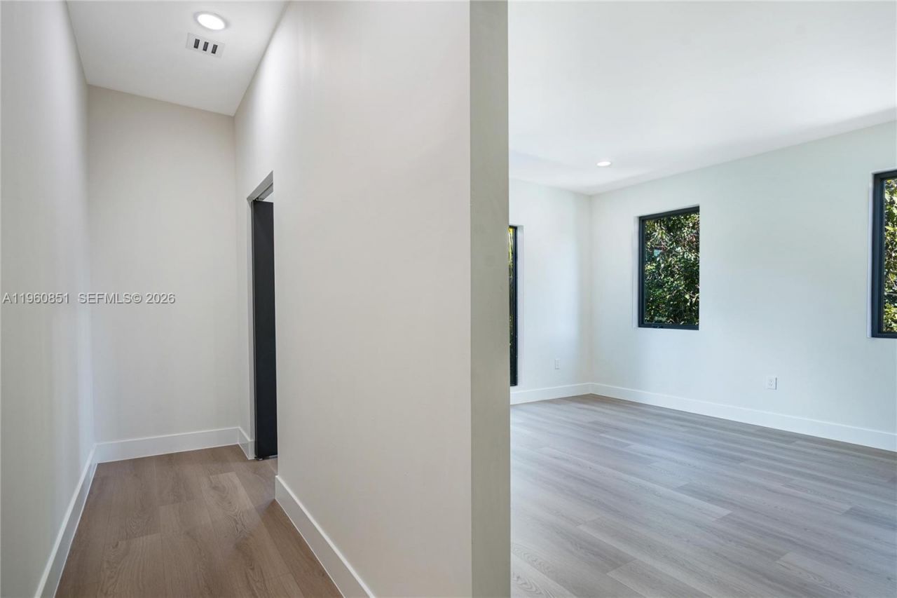 281-283 NW 52nd St, Miami, FL 33127 Photo