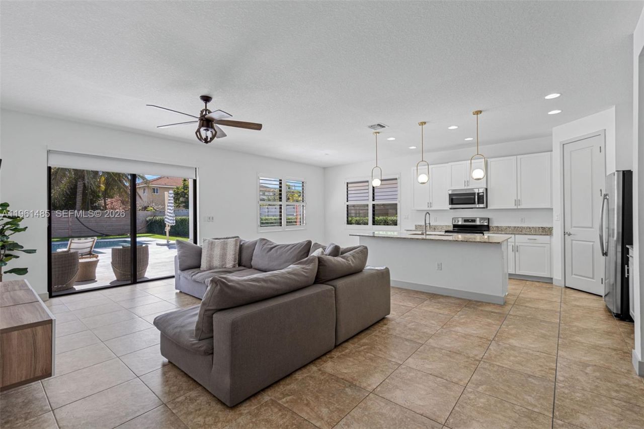 2872 SE 3rd St, Homestead, FL 33033 Photo