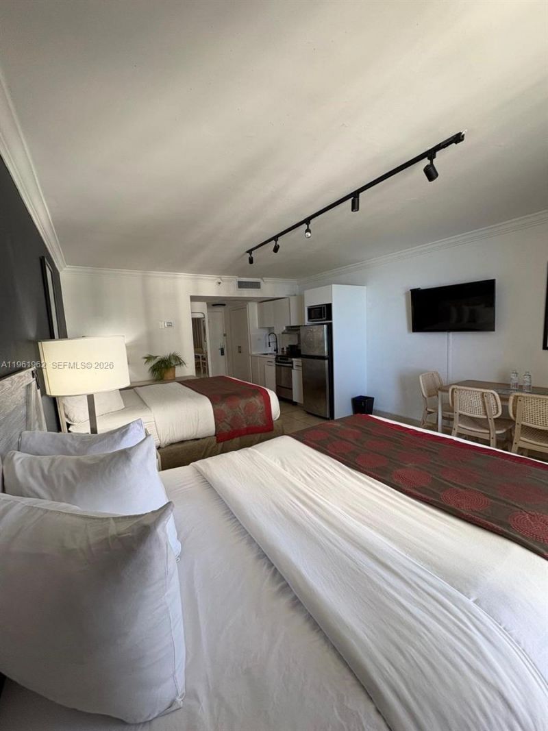 19201 Collins Ave , Unit 820, Sunny Isles Beach, FL 33160 Photo