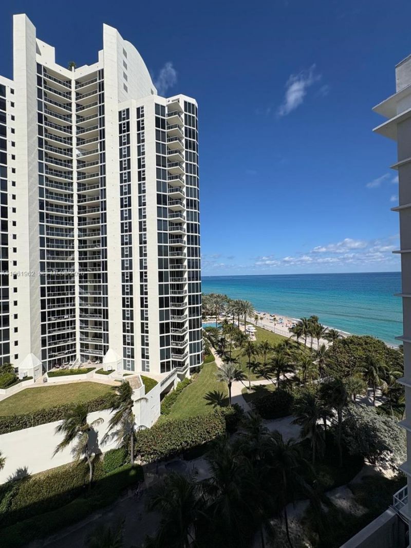 19201 Collins Ave , Unit 820, Sunny Isles Beach, FL 33160 Photo