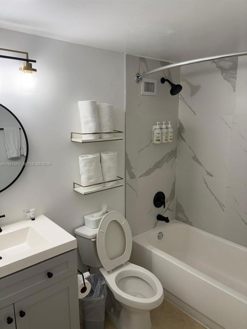 19201 Collins Ave , Unit 820, Sunny Isles Beach, FL 33160 Photo