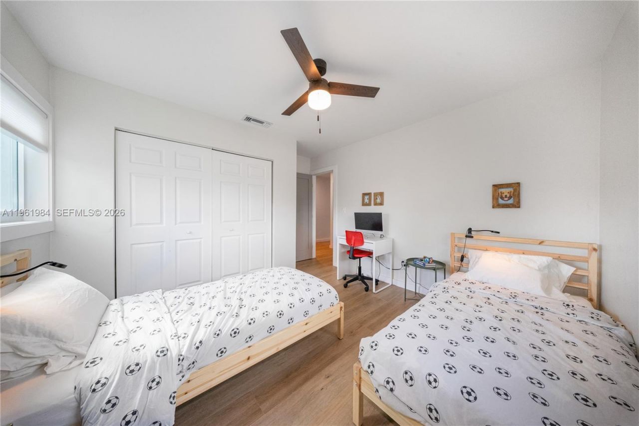 10880 SW 120th St, Miami, FL 33176 Photo